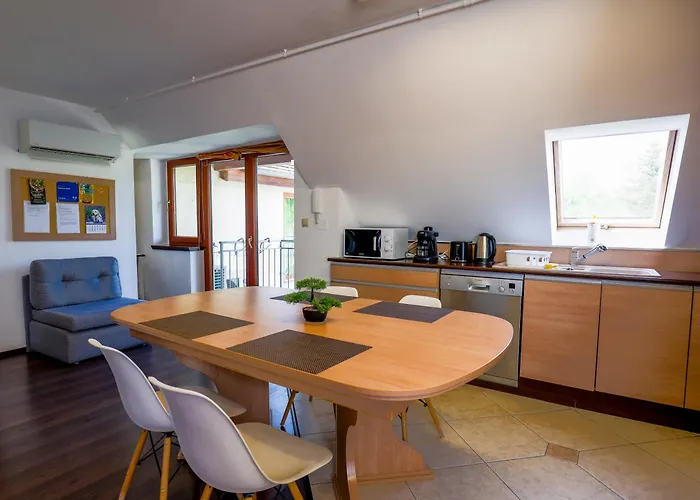 Robinson Szigete * 巴拉顿菲赖德